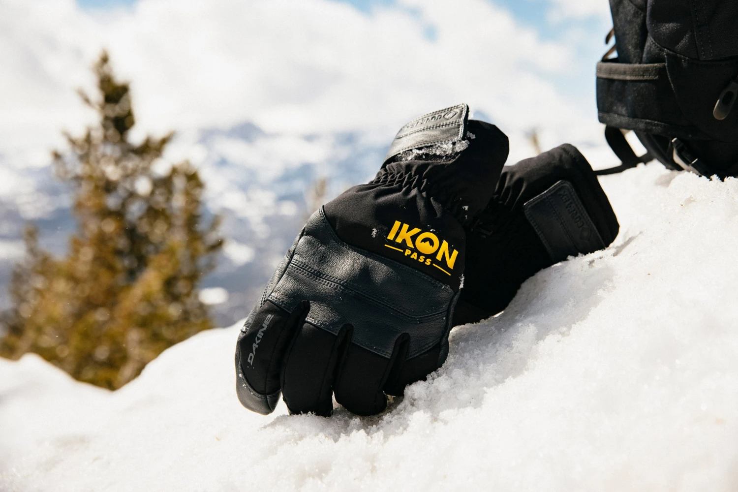 Excursion GORE-TEX Short Glove IKON - Men's - Image 4