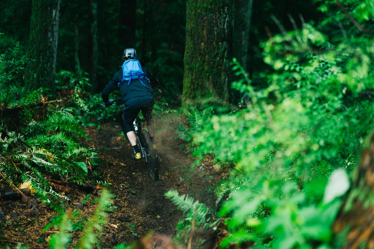 Syncline 8L Bike Hydration Backpack - Image 13