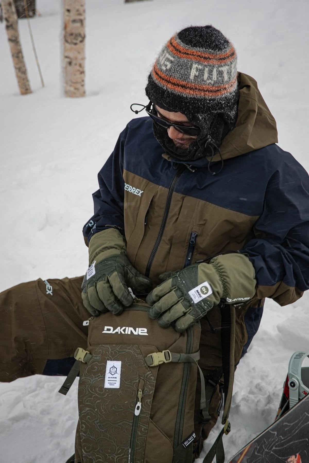 Team Excursion GORE-TEX Glove - Image 7