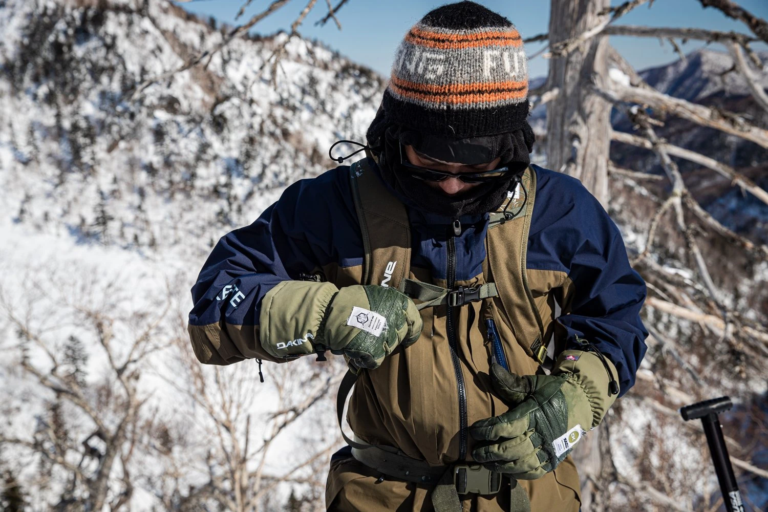 Team Excursion GORE-TEX Glove - Image 8