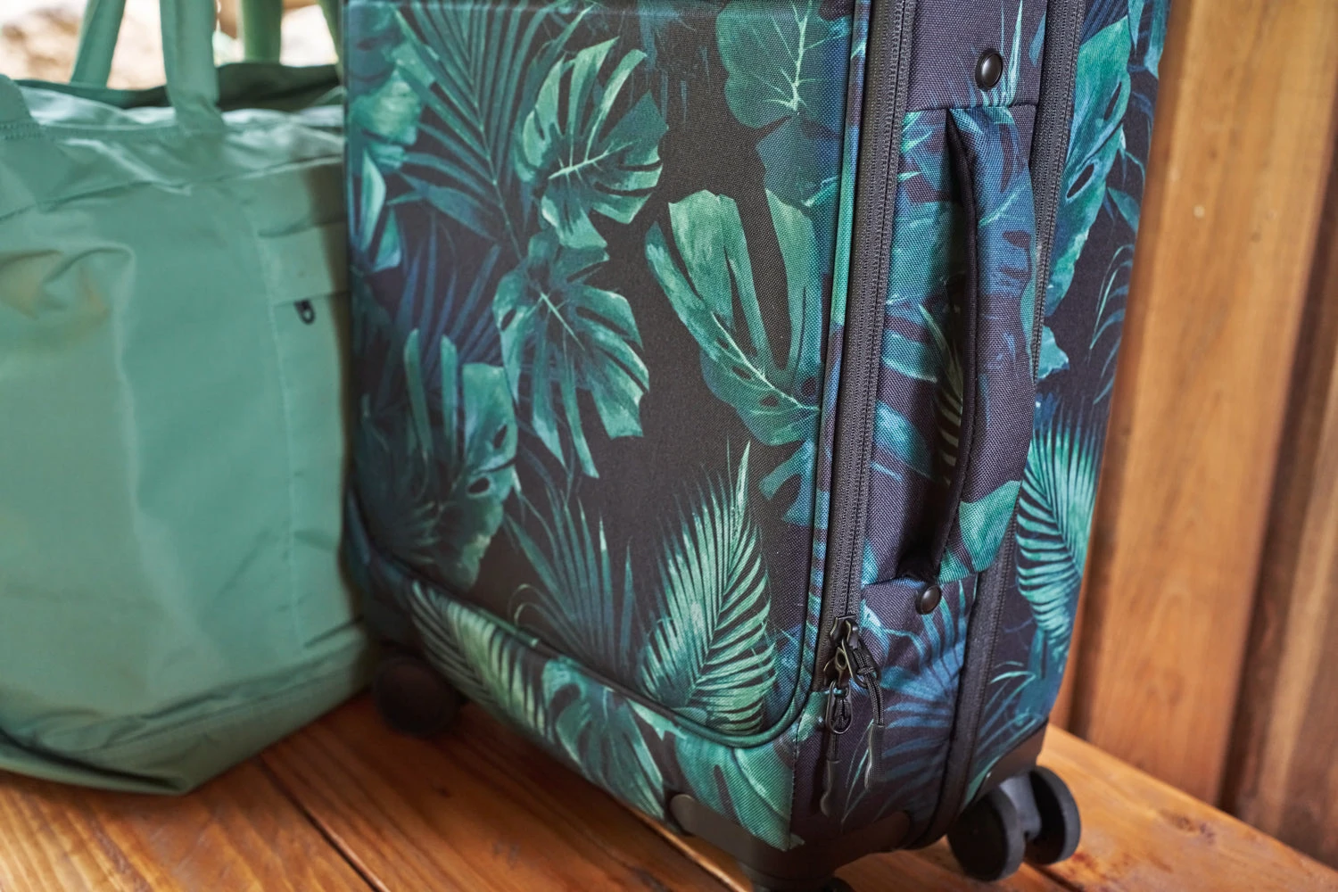 Verge Carry On Spinner 30L - Image 17