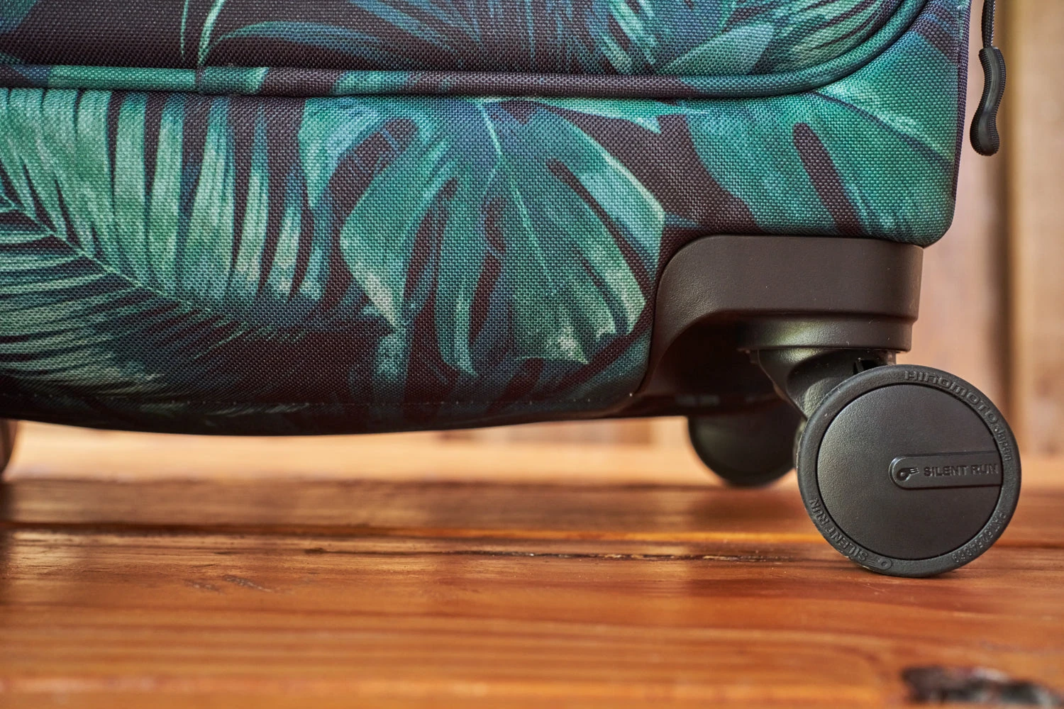 Verge Carry On Spinner 30L - Image 18